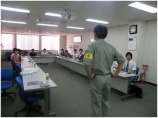 工場見学及び懇談会の様子(1)