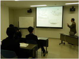 松江会場 化学系講義の様子 松江会場 化学系講義の様子